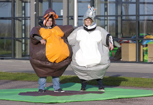 Ordene trajes de sumo inflables en el tema Monkey & Rhino para jóvenes y mayores. Comprar trajes de sumo hinchables online en JB Hinchables España