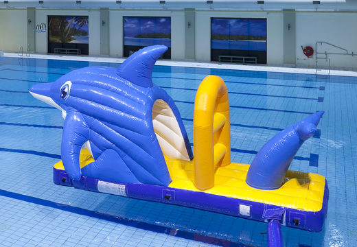 Compre un tobogán de piscina hermético inflable con un tema de delfines para jóvenes y mayores. Ordene juegos de piscina inflables ahora en línea en JB Hinchables España