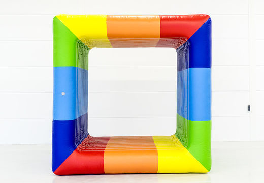 Ordene flip it cube en el tema del arco iris para jóvenes y mayores. Comprar artículos hinchables online en JB Hinchables España