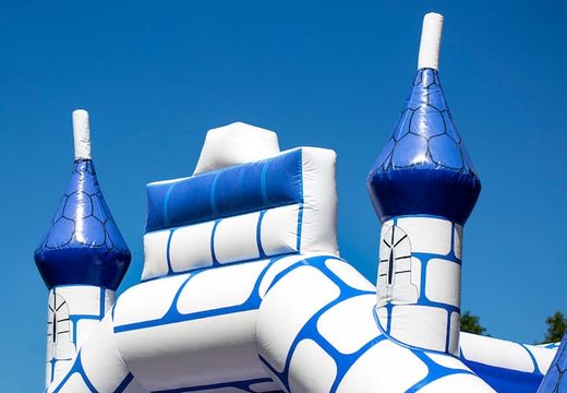 Ordene castillos hinchables de castillo azul estándar con un tema de caballero para niños. Compre castillos hinchables en línea en JB Hinchables España